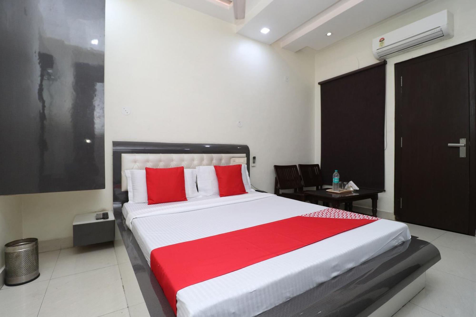 Oyo 29637 Hotel Kakkar 卢迪亚纳 外观 照片